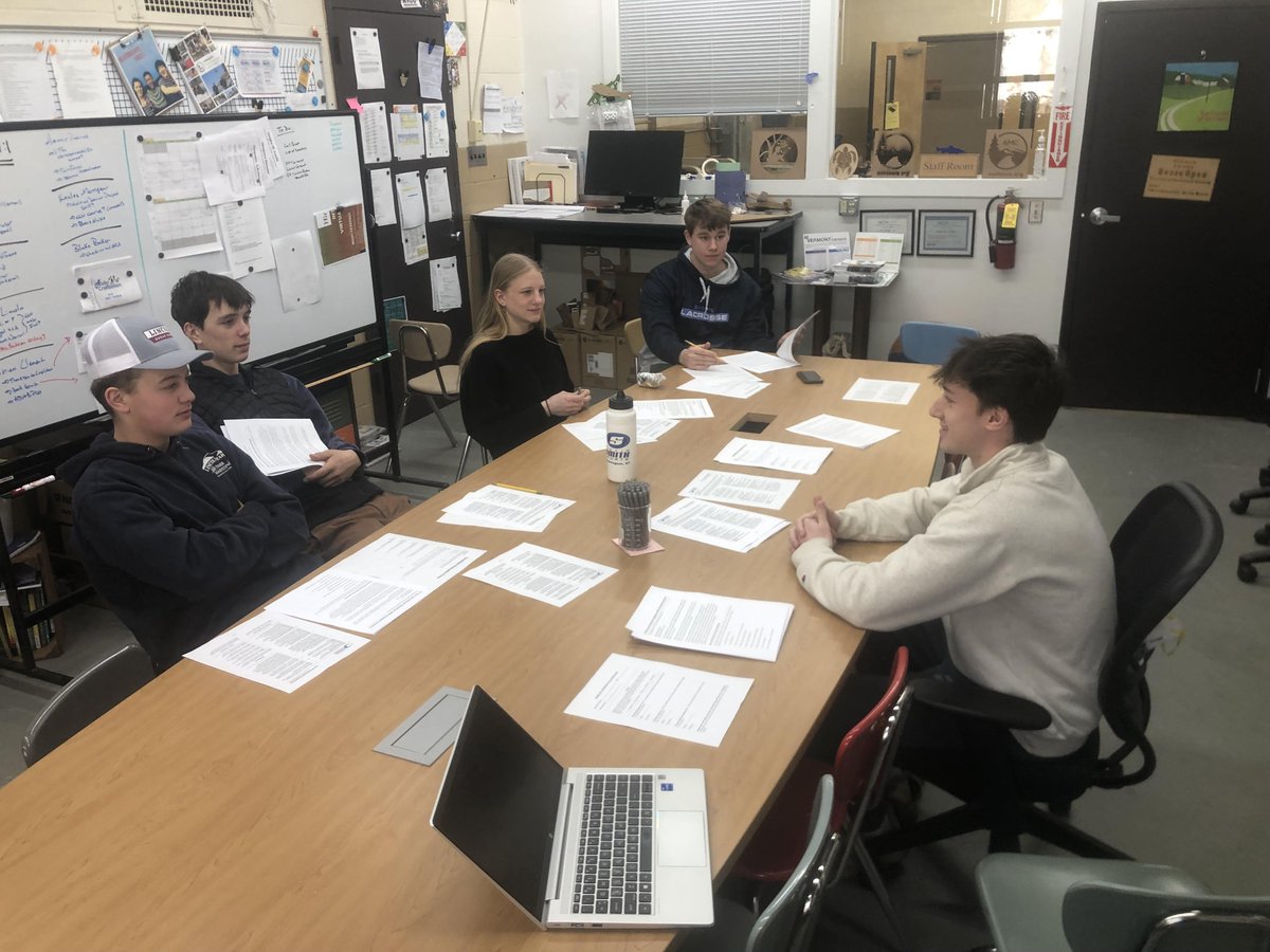 #VTed Students acting as Interviewers &amp; Interviewee, practicing #InterviewSkills as part of their <a href="/CCV_VT/">CommunityCollegeofVT</a> dual enrollment course.
This is a pilot of 15 RUHS &amp; RTCC students taking INT 1520 Exploratory Workplace Experience.
Thank you <a href="/McClureVtFdn/">McClure Foundation</a> for helping to support this work!