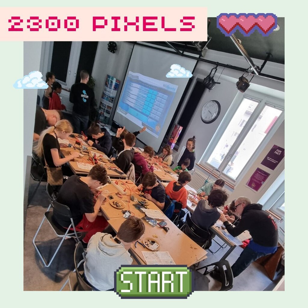 🎮🕹️🔥 Nous avons participé au festival 2300 pixels et c'était incroyable ! 

Pendant deux jours, les 2 et 3 mars dernier, nous avons animé des ateliers avec DocLaBricole (aka @notsonoisy ) pour les jeunes de la ville de la Chaux-de-Fonds. 

Les jeunes… instagr.am/p/CqBLFEztno2/