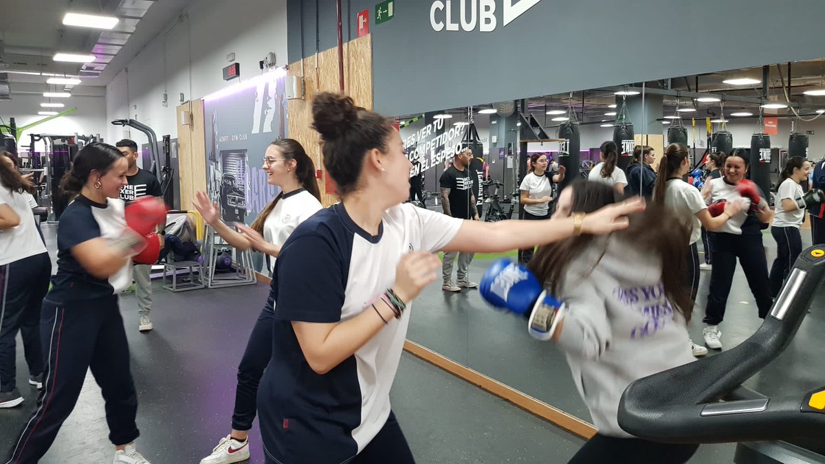 AgustinasNSBC's tweet photo. Han disfrutado y aprendido mucho con la actividad. 
Muchas gracias a los monitores de Altafit por su amabilidad y dedicación.
¡GRACIAS, ALTAFIT!

#Agustinas
#Altafit #Boxeo https://t.co/AvKrQ1G7sN