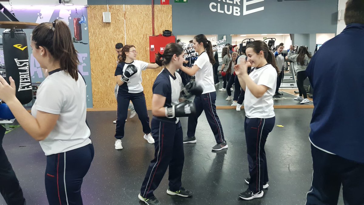 AgustinasNSBC's tweet photo. Han disfrutado y aprendido mucho con la actividad. 
Muchas gracias a los monitores de Altafit por su amabilidad y dedicación.
¡GRACIAS, ALTAFIT!

#Agustinas
#Altafit #Boxeo https://t.co/AvKrQ1G7sN