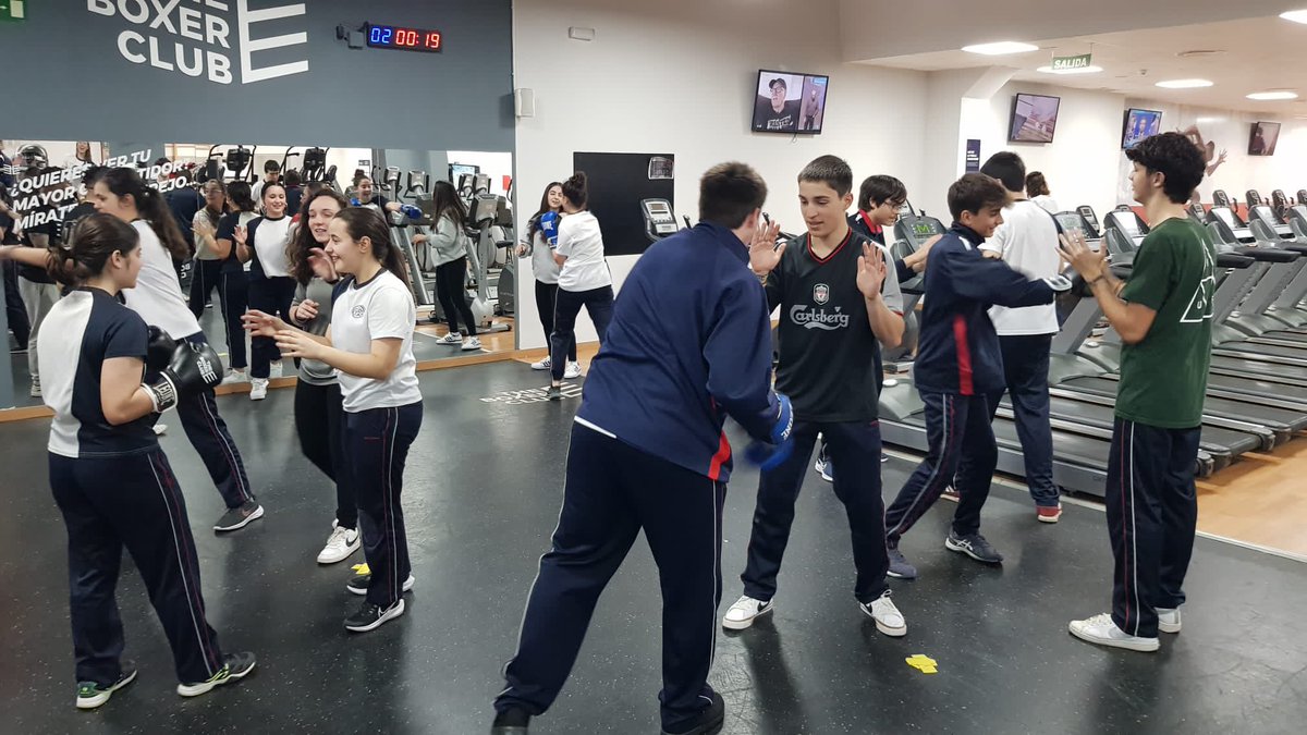 AgustinasNSBC's tweet photo. Han disfrutado y aprendido mucho con la actividad. 
Muchas gracias a los monitores de Altafit por su amabilidad y dedicación.
¡GRACIAS, ALTAFIT!

#Agustinas
#Altafit #Boxeo https://t.co/AvKrQ1G7sN