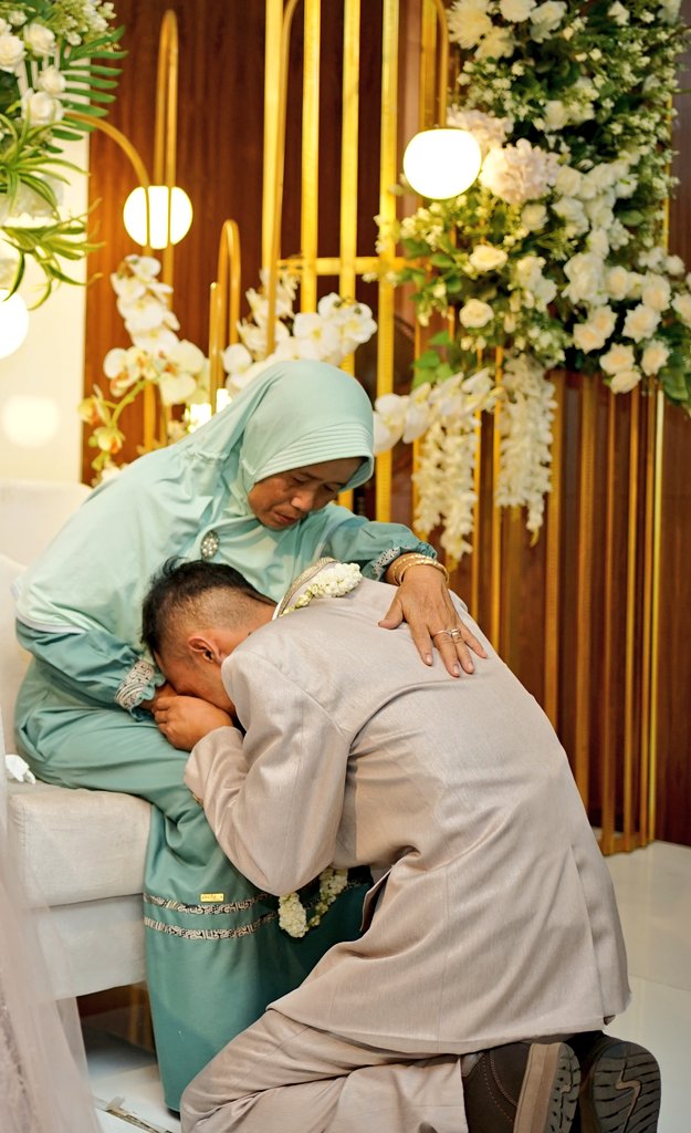 alhamidz_'s tweet photo. Mak 
Sepurane anakmu https://t.co/aTS2tuPKrq