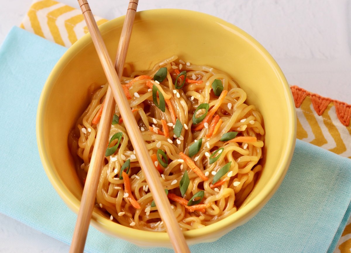 #ad Teriyaki Noodles Recipe {20 Minute Ramen} Need an easy dinner this week? Made with a delicious homemade teriyaki sauce and springy ramen noodles from <a href="/myojonoodles/">Myojo USA</a>, this will become a noodle bowl you’ll want on repeat! #food #foodie 

Get the Recipe -> bit.ly/3Z0wEmG