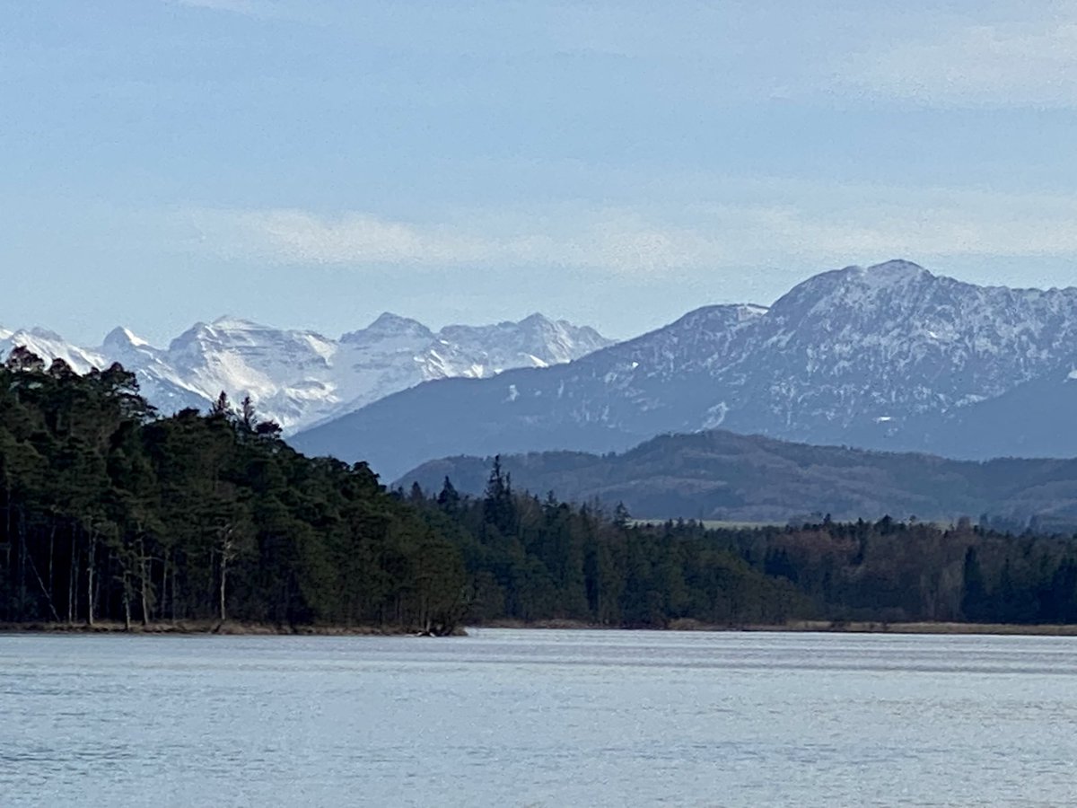 planwerk's tweet photo. @bergblick6588 @Muschelschloss Samstag war klasse Wetter. Hier der Bergblick an den #Osterseen bei #Iffeldorf https://t.co/HOjnOSKEsd
