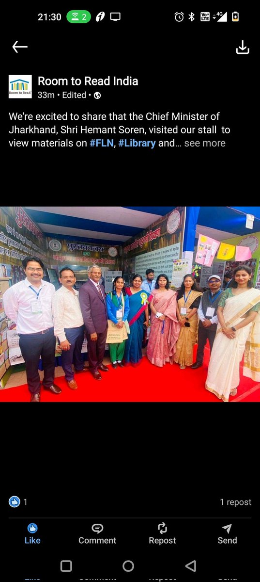 suraj1809's tweet image. It was a proud moment for the Room to Read India Jharkhand team that @HemantSorenJMM Shri Hemant Soren, Chief Minister of Jharkhand visited three stalls viz. #FLN stall, Stall of a #ClassroomLibrary and Mother Tongue Based- Multilingual Education ( #MTBMLE) Stall.
