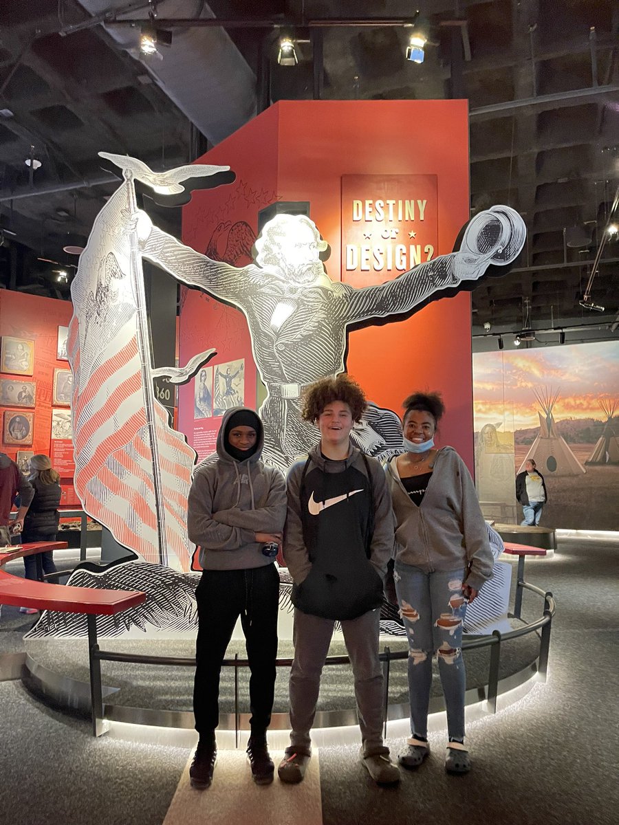 HyatesWagner's tweet photo. 8th grade field trip to the St. Louis Gateway Arch museum. #fmsteach https://t.co/szGLgteM9h