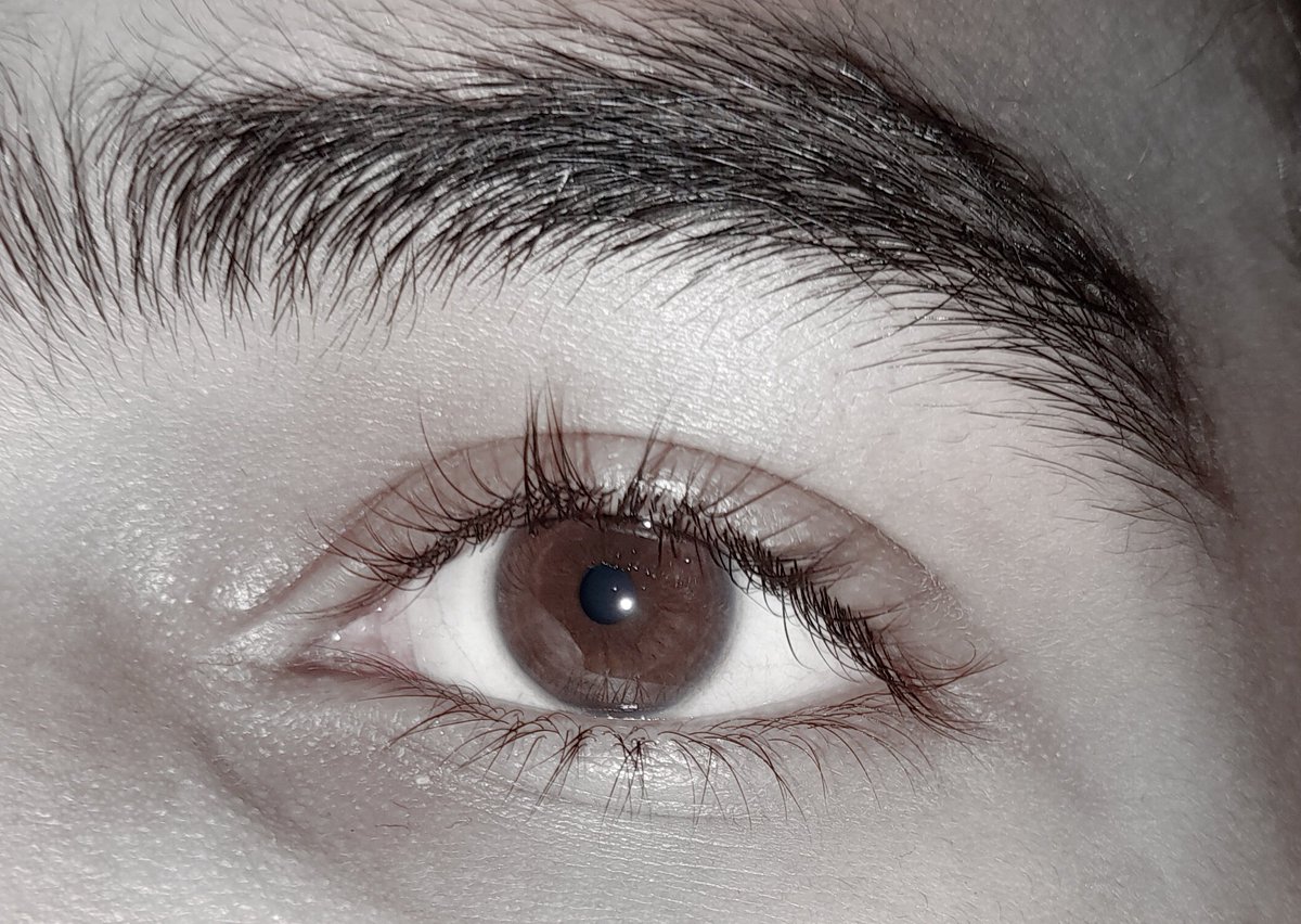 aliimazzharr's tweet image. Not me flexing my eyelashes 🤧