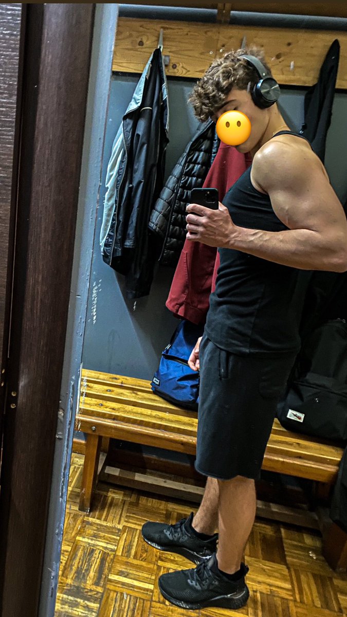 Envoyfn_'s tweet photo. Just turned 17🤭 https://t.co/vWwZlvTjyM
