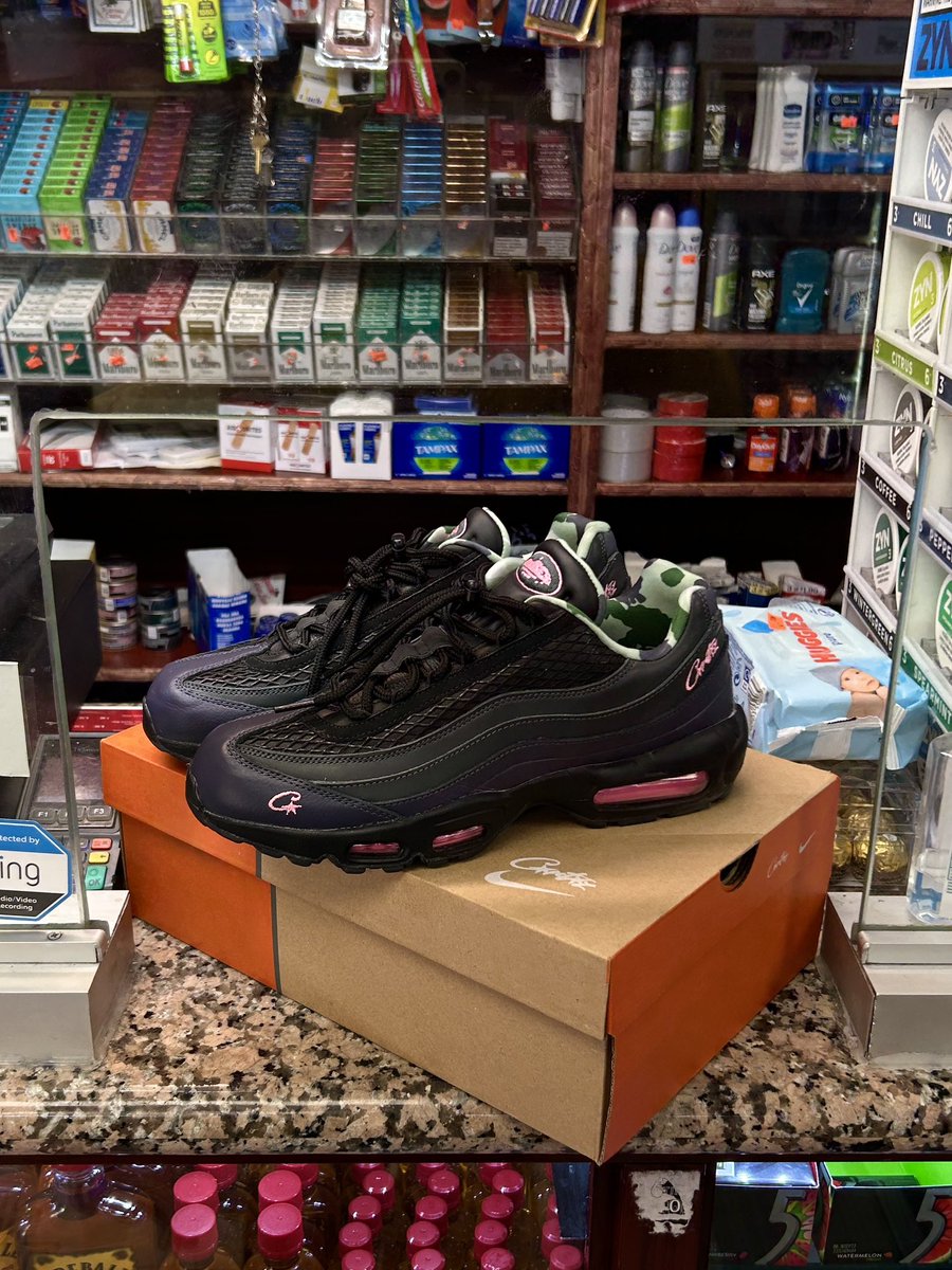 crtzrtw's tweet photo. NEW YORK 🗽🇺🇸🪖
BE @ WEST 34TH ST &amp; 7TH AVE.
TOMORROW AT 12:05PM EST. 
LOCATION REVEALED HERE.

FIRST COME FIRST SERVE.
1 PAIR PERSON.
WE OUTSIDE.
RTW.
💯💯💯💯💯 https://t.co/jDU9Bm2uSB