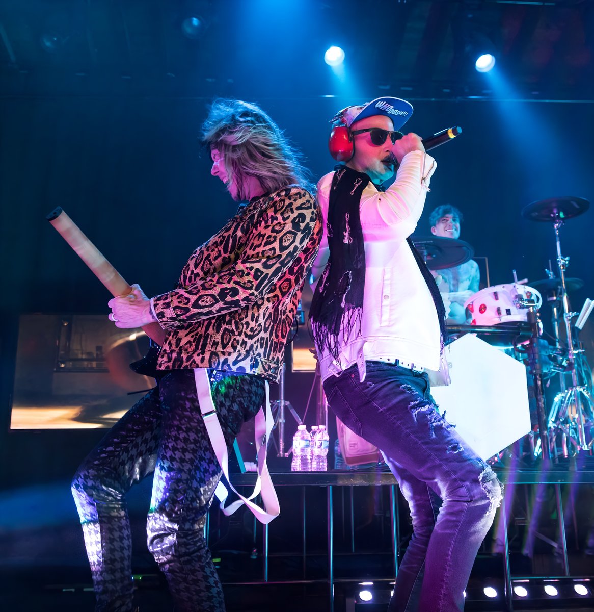 shutter16's tweet photo. Traveling Back In Time with @JukeboxGuardian in Charlotte 
https://t.co/IV8QnH9tL5 #guardiansofthejukebox @thedukeofmetal @AmosSouthend #showreview 📷 @fiascokris https://t.co/gRhqtZodNe