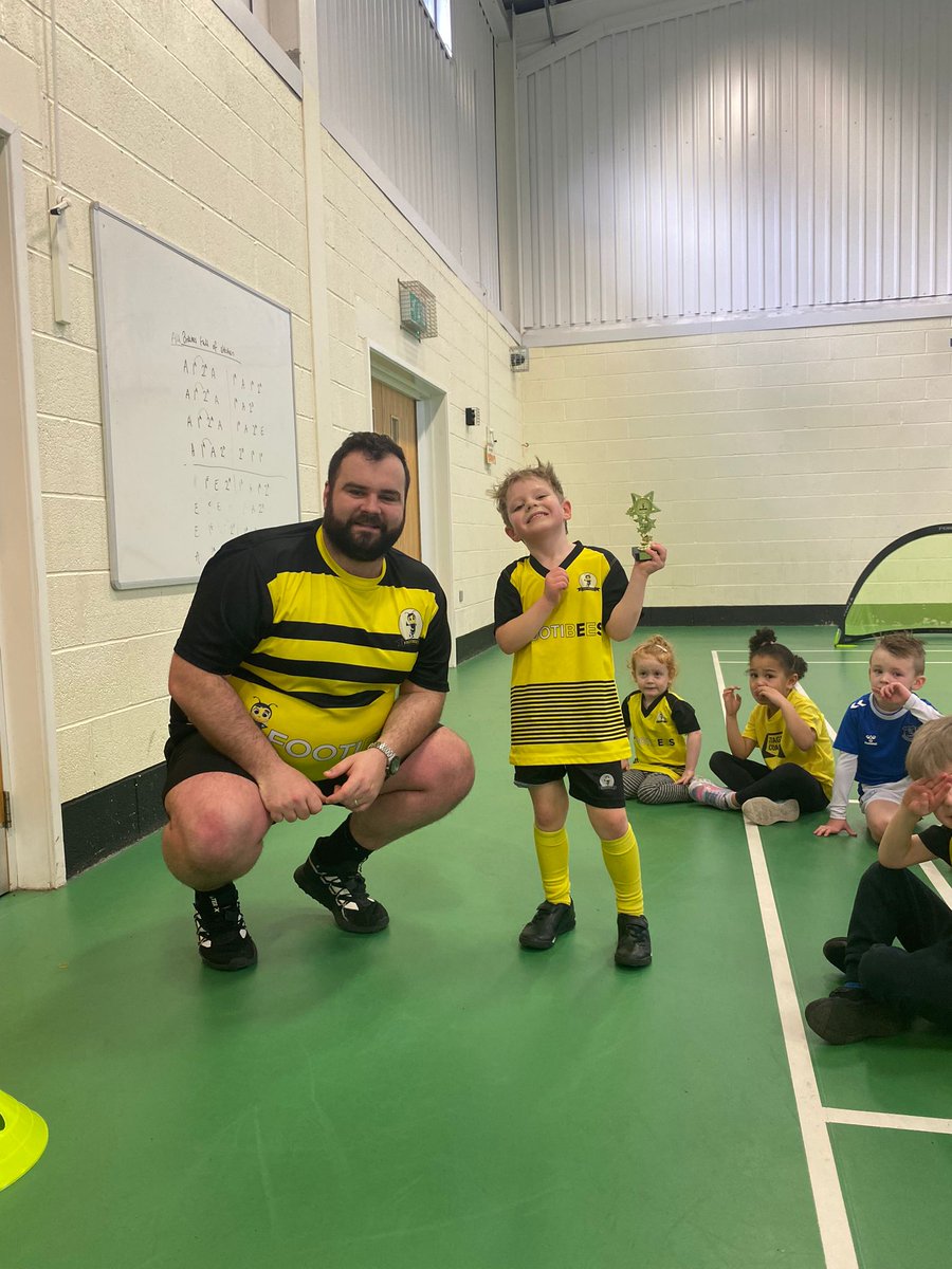 🎉🏆 50 WEEKS AT FOOTIBEES 🏆🎉

We had a number of 50 week trophies to give out this week‼️ 

Well done to our winners👏

⁉️ Did you know that every 10 weeks at Footibees, you receive a free Footibees product 🟡⚽️🐝

Book your free trial session now at footibees.class4kids.co.uk 🏆