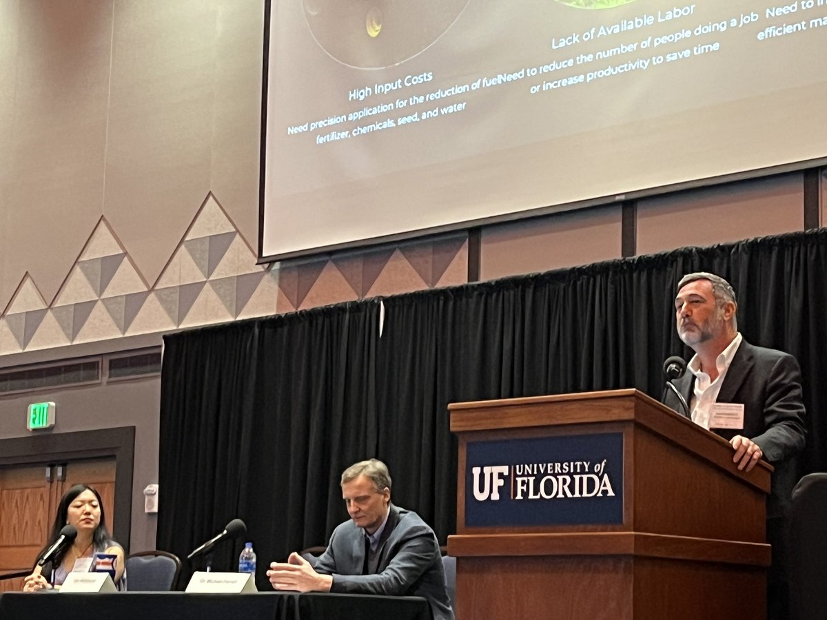 Dpufledu's tweet photo. Van Whitehurst #WhitehustCattleCo talks about using drones to map pastures and herd cattle. #FutureofFood https://t.co/ds5J890Lzb