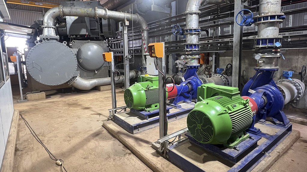 im_mining's tweet photo. #BluhmBurtonEngineering has commissioned a second turnkey surface #refrigeration plant at #SOMILO #goldmine (ownership 80% @BarrickGold/20% state of #Mali). The plant is for #Yalea South underground mine with a third for #Gara South set to commission in Q3 https://t.co/WBX0Vb8FVt https://t.co/Z2pKXhFTY4