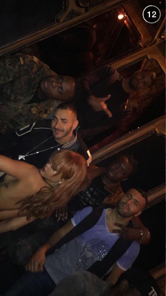 Ali93p1's tweet photo. C’est la photo la plus ghetto de l’histoire https://t.co/ZG2Bvv3jZv