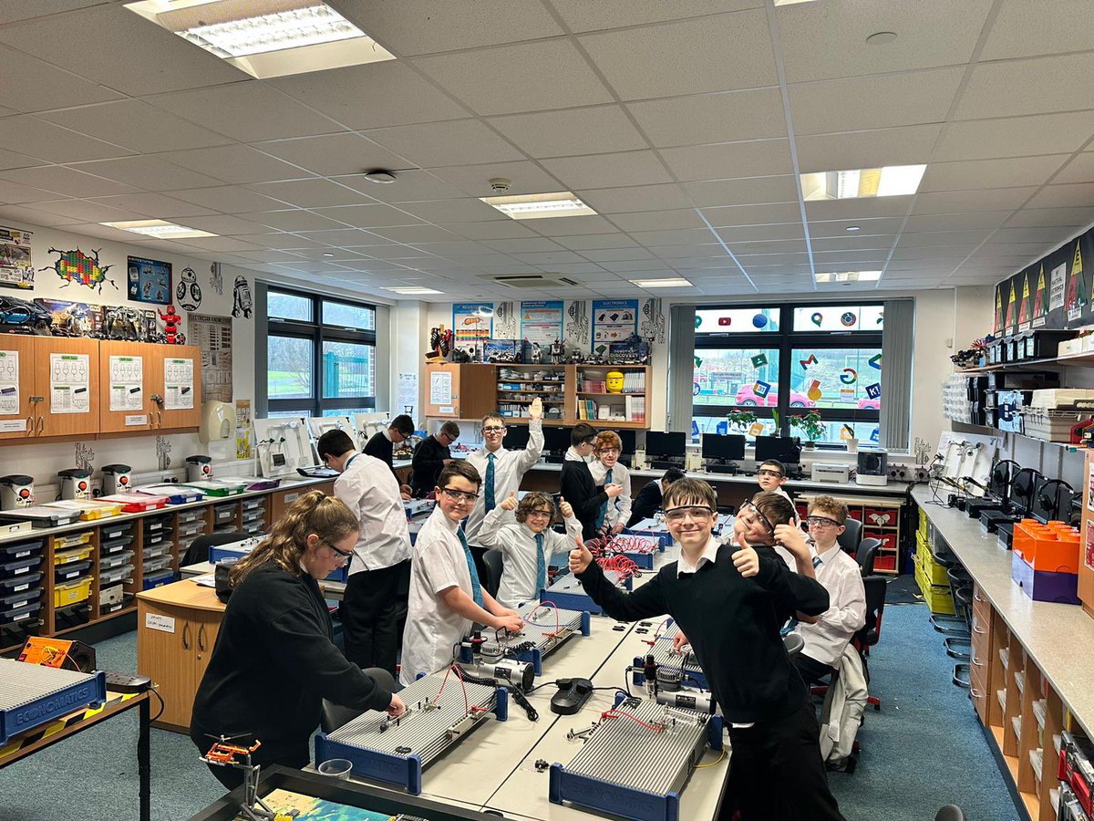 Calderglen Tech Dept tweet media