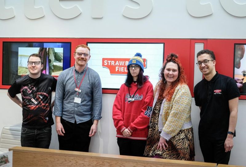 strawberryfield's tweet photo. Great British Bake Off's @lizzieacker_, ambassador to our Steps to Work programme, joined us to celebrate #NeurodiversityCelebrationWeek.
Lizzie created amazing cakes that showcased how our trainees feel about their #neurodiversity.

https://t.co/lbmHf8RQ2p

📸 @humansofliverpl https://t.co/HWZVaBQHAn