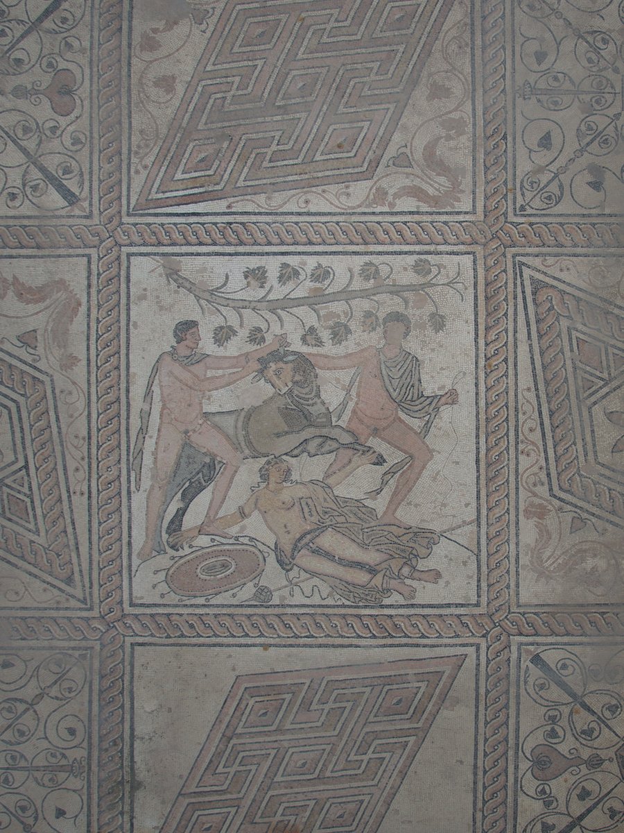 SeimenBurum's tweet photo. Behind bars...
#MosaicMonday The Punishment of Dirce in #Pula #Croatia #Romantimes https://t.co/6zrOhWVQJJ