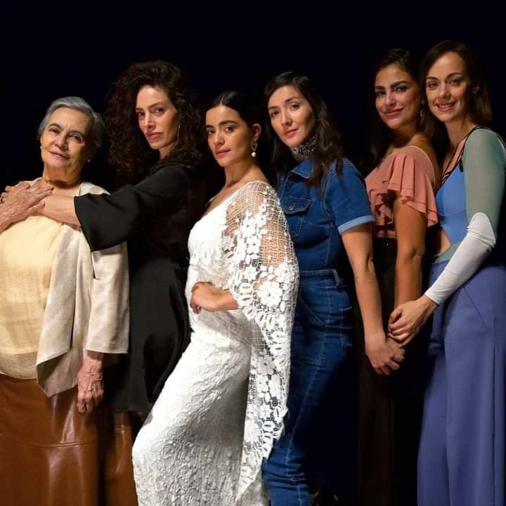 erendiritasfans's tweet photo. ¡Algo está pasando! Las Aparicio ❤️😍✨

¡Que gran sorpresa!✨

📸Vìa Instagram @erendiritas @elgallogallardo @gadelagarza @ximenagonzalez_rubio @paugaitan @nybarrak @argosmediagroup https://t.co/ooTWmgLRQD