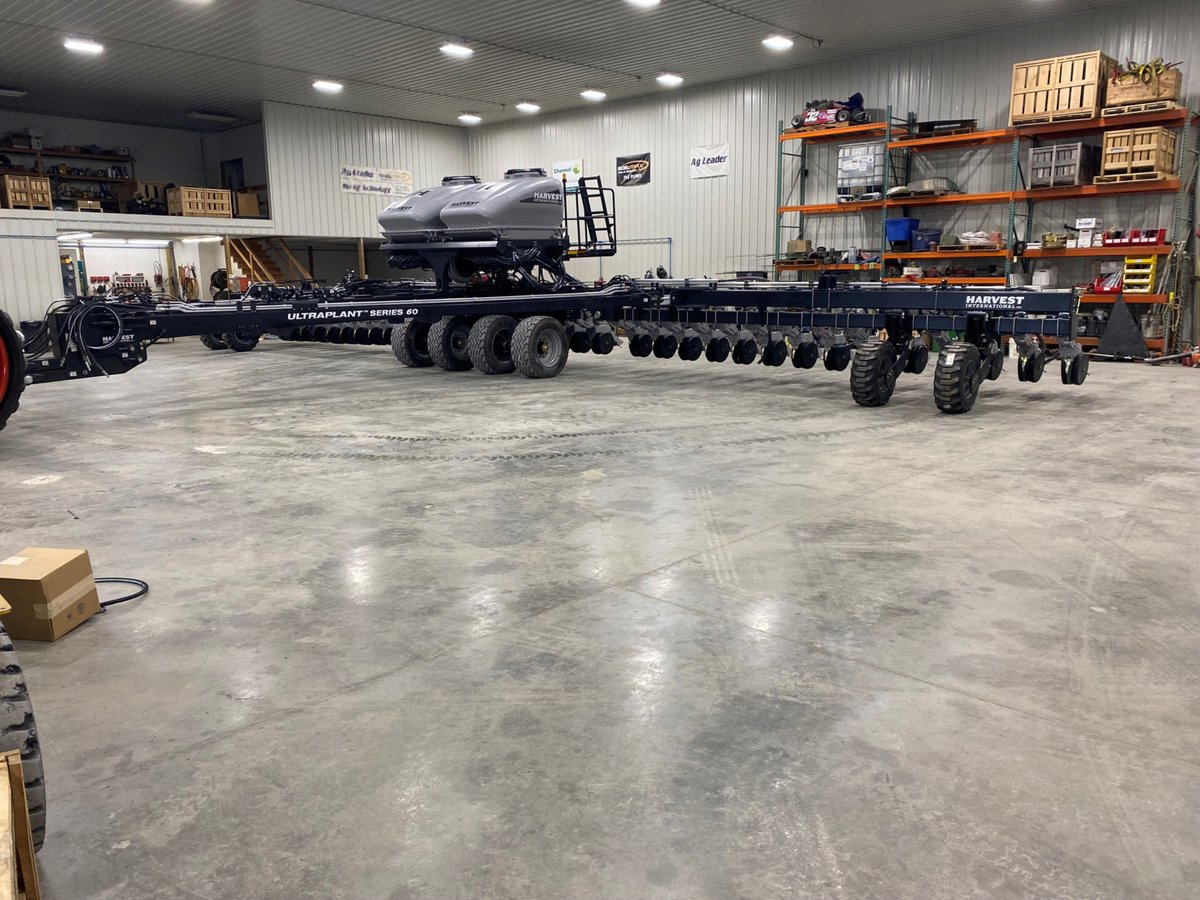 JennerCompanies's tweet photo. Jenner Precision recently delivered a Harvest International planter, a great update for any operation. Make sure you are fully prepared this planting season - talk with our team to get ready! #Plant23 #Spring23 #JennerPrecision https://t.co/AC5pF4Cdas