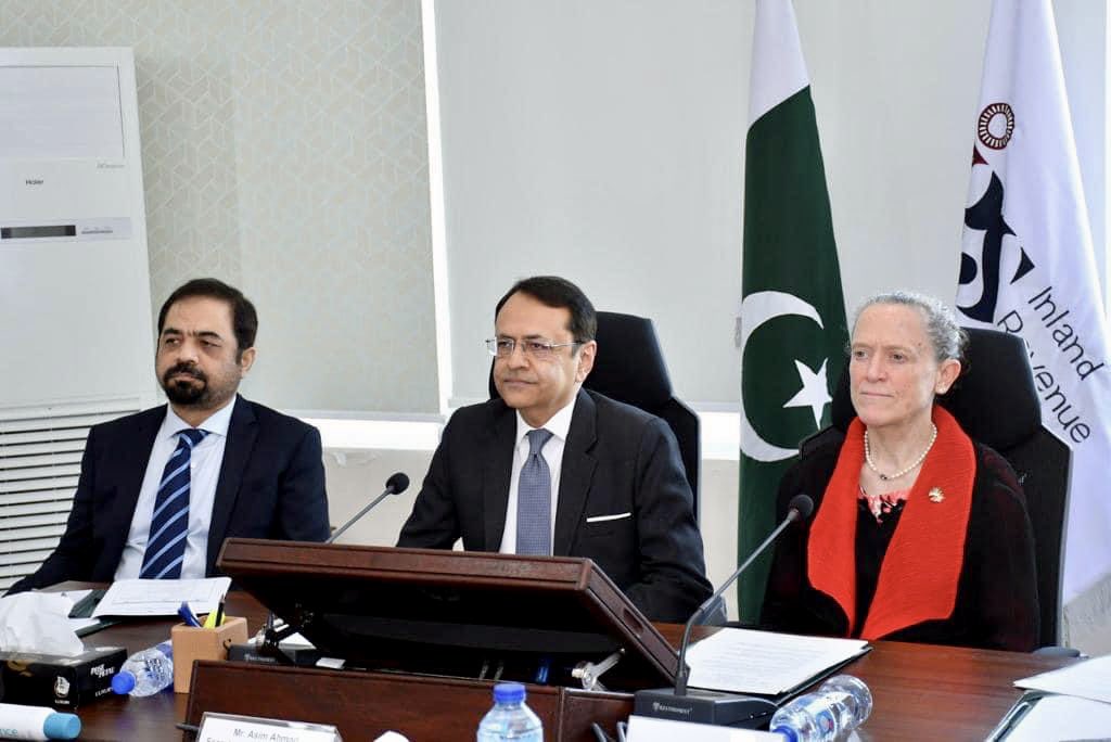 Together, we can 🏅<a href="/Pak_Customs/">Pakistan Customs - DG Communications & PR</a> is happy to host another activity based on whole-of-government approach in 🇵🇰 🇵🇰 Grateful to <a href="/UNODC/">UN Office on Drugs & Crime</a>, <a href="/CanHCPakistan/">Canada in Pakistan</a>, <a href="/Interpol/">Interpol</a> &amp; other international partners for supporting us !!