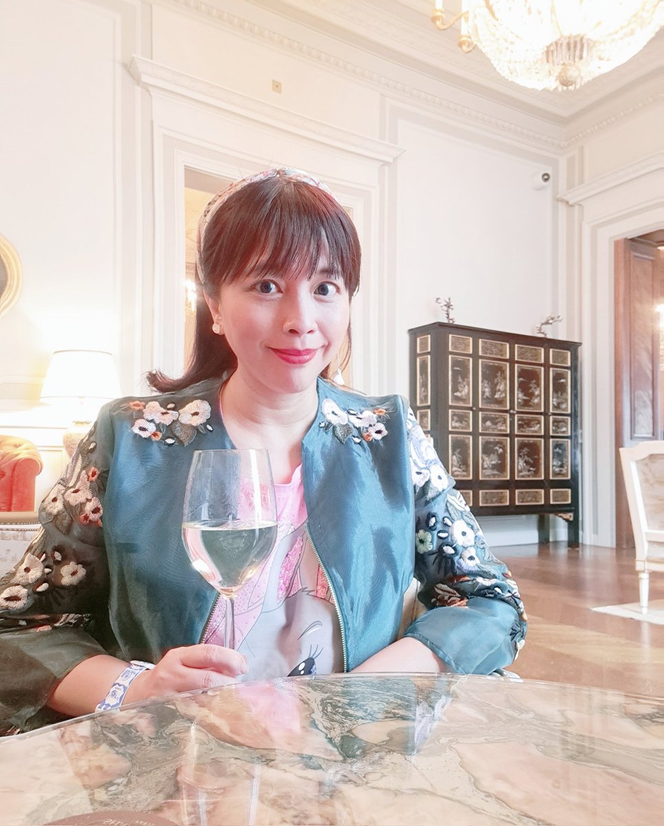 While you're in Sangri-la Paris 💕