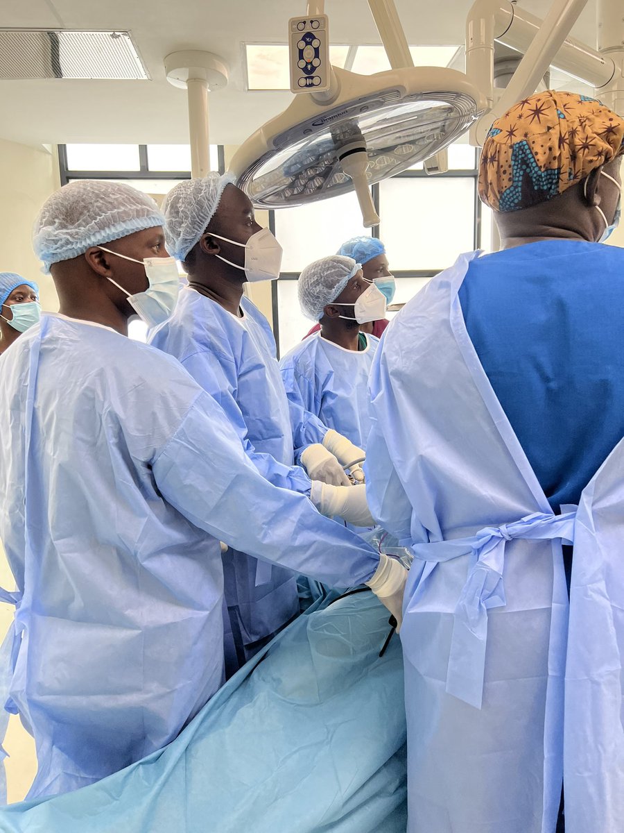 mbiineron's tweet photo. Laparoscopy surgery with @drKurigamba1 @senyondwa https://t.co/8aNtYOHaPt
