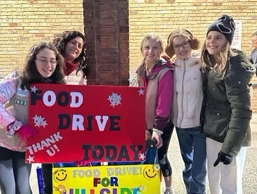 Thank you to the Girlscout Bronxville Troop 2955 and Stop and Shop Eastchester for a very successful Food Drive. We are so happy to partner with you! #TogetherWeCanMakeaDifference #HFO #HillsideFoodOutreach #bringingnutritionandhope #neighborshelpingneighbors