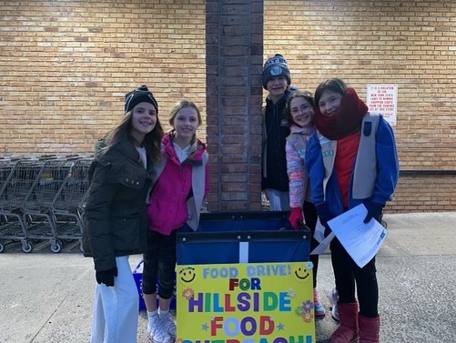 HillsideFood's tweet photo. Thank you to the Girlscout Bronxville Troop 2955 and Stop and Shop Eastchester for a very successful Food Drive. We are so happy to partner with you! #TogetherWeCanMakeaDifference #HFO #HillsideFoodOutreach #bringingnutritionandhope #neighborshelpingneighbors https://t.co/0b8Nnu72IV