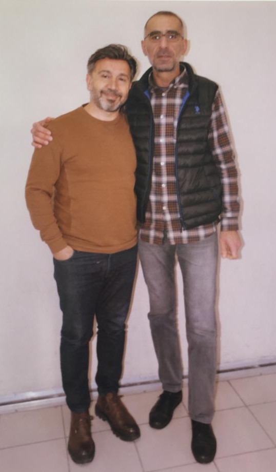 ozgunenver's tweet photo. Canım kardesim, şair dostum Cengiz Sinan Çelik'le bir açık görüş sohbeti. Sonsuz selam ve sevgilerini, bir de birlikte okuduğumuz şiirini gönderdi.
https://t.co/5BK6Q5NS9k https://t.co/l54k8btBo8