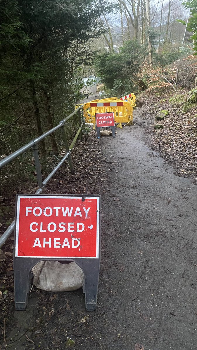welovetheweb's tweet photo. @YorkshireWater  the path I reported as having been blocked for over a month is still blocked. It's an important route into town.  And it's been blocked for nearly 8 weeks now. https://t.co/WxdGe2lOze