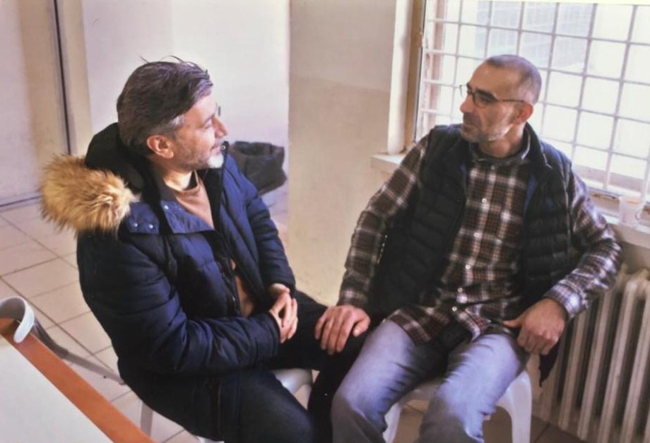 Canım kardesim, şair dostum Cengiz Sinan Çelik'le bir açık görüş sohbeti. Sonsuz selam ve sevgilerini, bir de birlikte okuduğumuz şiirini gönderdi.
youtu.be/phGXtpeq3DQ