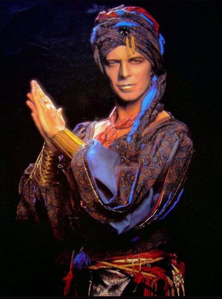 BowieArt's tweet photo. #BowieForever #Happy1stDayofSpring Can you believe spring starts today sending lots of๐ to all Kooks&Friendsโก๏ธ๐๏ธ @DavidBowieReal @TheNomiGirl @2006Giuliana @Brooshski @LadySta48470651 @Tzipor336 @Franklyaghost @thenextday13 @TestamentOfDark @virtualalien @giusmars @martine https://t.co/FQ3X6jygHh