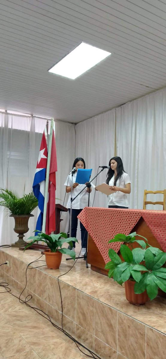 Mañana especial de celebración y recibimiento oficial a expertos de la Junta Nacional de Acreditación que evaluarán las carreras de Medicina y Estomatología para su Reacreditación en la @Pinar1Ucm #MejorEsPosible #CubaPorLaVida 🇨🇺