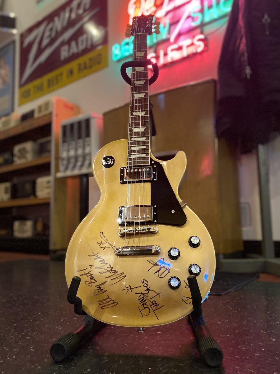 SocialD1's tweet photo. Listed here for auction is a brand new Gibson Les Paul gold top, signed by Social Distortion to help my guitar tech Micky Finlay. He has been battling cancer, and needs help with medical bills. Also up for auction is my trademark “lyric autographed leather jacket.” https://t.co/PF1lq3JkC9