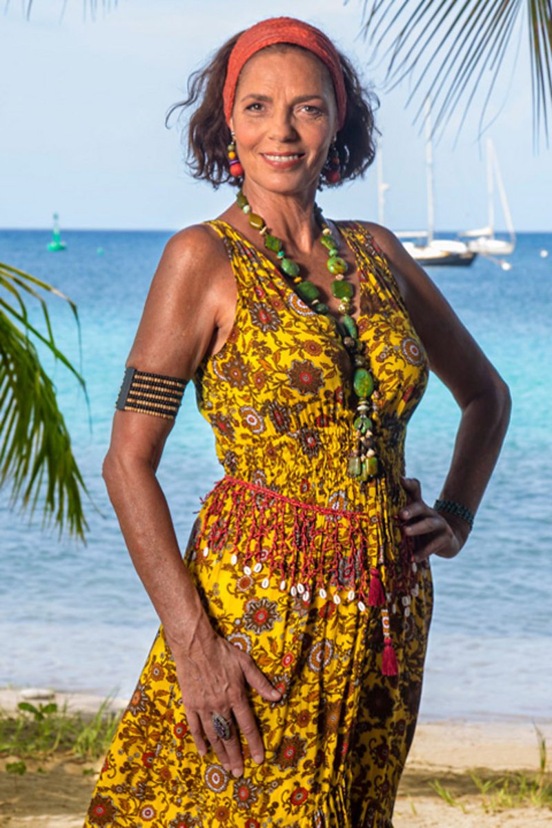 Happy Birthday, Joyeux Anniversaire to the beautiful and talented @lizbourgine !  
Can't wait to see you tonight as #CatherineBordey in #MeurtresAuParadis @deathinparadise on french TV 
🎂🎉🌞🌴🌅🦎