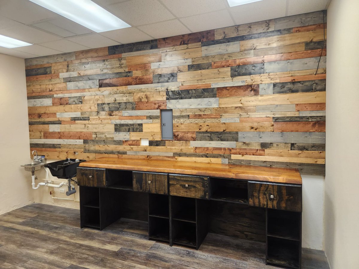 BuilderChiko's tweet photo. Complete✅. Wall and counter unit #chikothebuilder https://t.co/TTldFMkETa