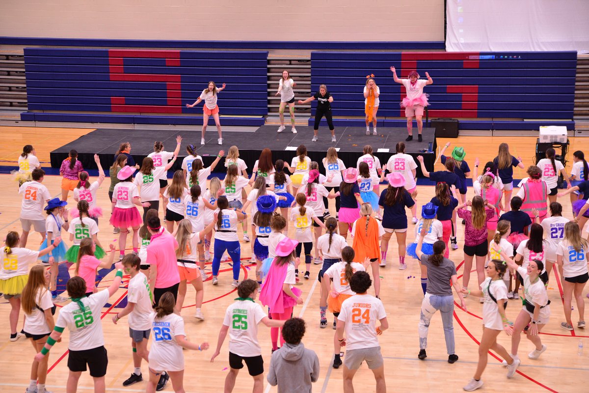 SGSchoolNews's tweet photo. 🚀HUGE #RocketPride shout out to the SG Mini-THON for another successful event raising $94,100.18! Since 2003, SG students have raised $1,227,680.03 for Four Diamonds at Penn State Children's Hospital! We are so proud of our students, staff, &amp; the community for your support! #FTK https://t.co/01trwrLriL