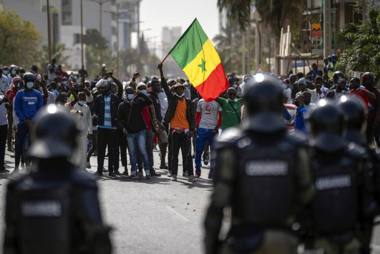 MedteckThiam's tweet photo. @elonmusk We need Starlink in Senegal. Please read this.
We are facing a major democracy crisis in Senegal. The current president Macky Sall is accused of getting rid of some of his opponents. The leader of the opposition Ousmane Sonko is getting death and legal threats. (1/4) https://t.co/RAPCDuObEc
