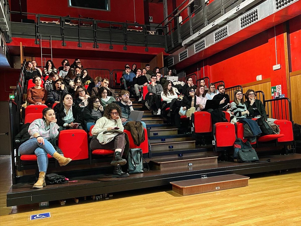 luca_barra's tweet photo. Oggi, qualche racconto e riflessione sul Paradiso delle Signore, su Cuori, sull’industria della fiction, sul mestiere dell’attore seriale. 
#factor #incom #damslab https://t.co/tbCbZuXeNG