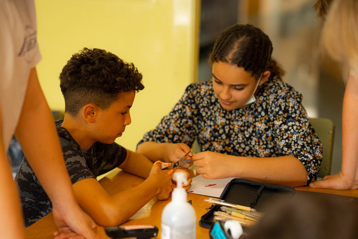 Aliances Magnet (@aliancesmagnet) on Twitter photo "Si en un municipi hi ha centres segregats, el problema és de tota la xarxa"
Ho explica <a href="/cgimeno1/">c gimeno</a>, directora de l'escola <a href="/montessorirubi/">ESCOLA MONTESSORI</a> a <a href="/FundacioBofill/">Fundació Bofill</a>
🔗bit.ly/402RiE7
#TransformacióEducativa #EquitatEducativa "Si en un municipi hi ha centres segregats, el problema és de tota la xarxa"
Ho explica <a href="/cgimeno1/">c gimeno</a>, directora de l'escola <a href="/montessorirubi/">ESCOLA MONTESSORI</a> a <a href="/FundacioBofill/">Fundació Bofill</a>
🔗bit.ly/402RiE7
#TransformacióEducativa #EquitatEducativa
