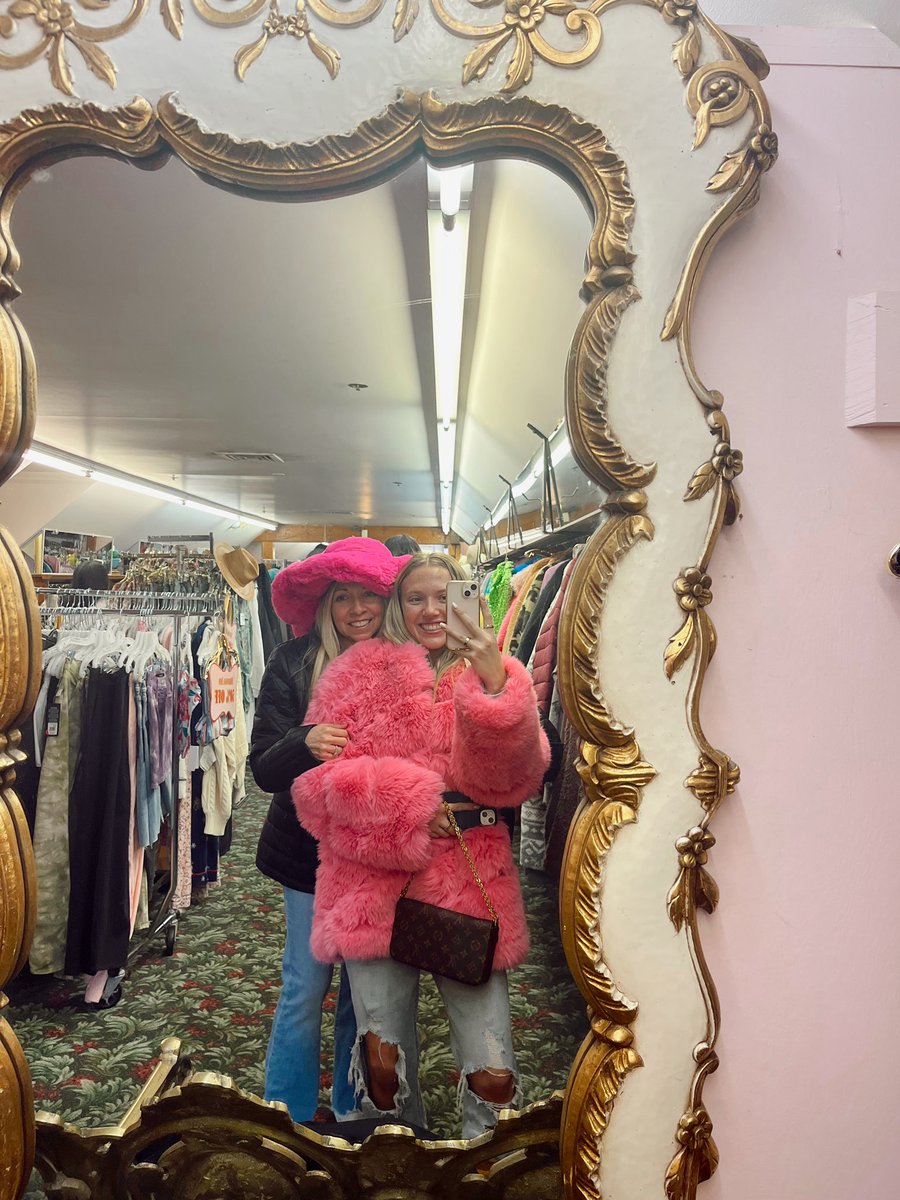 Abbi_leath's tweet photo. Have you ever been to the madonna inn? Me and my mom checked it out this weekend and it was so much fun! It’s so fun and pretty! Here’s a silly picture of us trying on the fur coats and hats! We had a blast! #AdPRDogs https://t.co/yQ60vYocS8