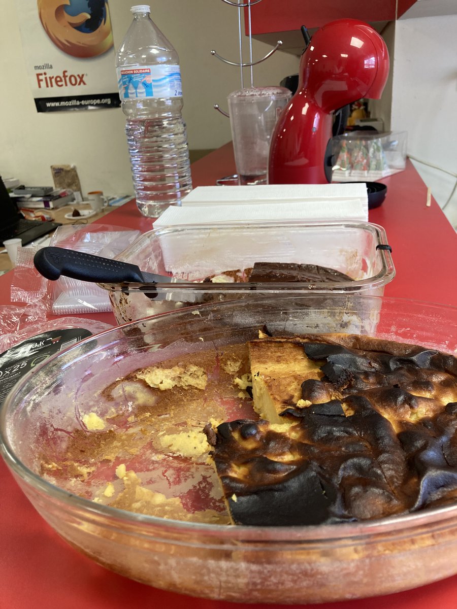 ipeos_ssll's tweet photo. [☀️Happy Working]

Aujourd’hui c’est cheesecakes et fondants au chocolat à base de bananes plantain et poto, faits maison par la CEO ! 🥮

Merci @betfau pour cette attention qui a illuminé notre journée de travail   !

#happyworking #IPEOS #gateauxmaison https://t.co/zh0AjIQuvz