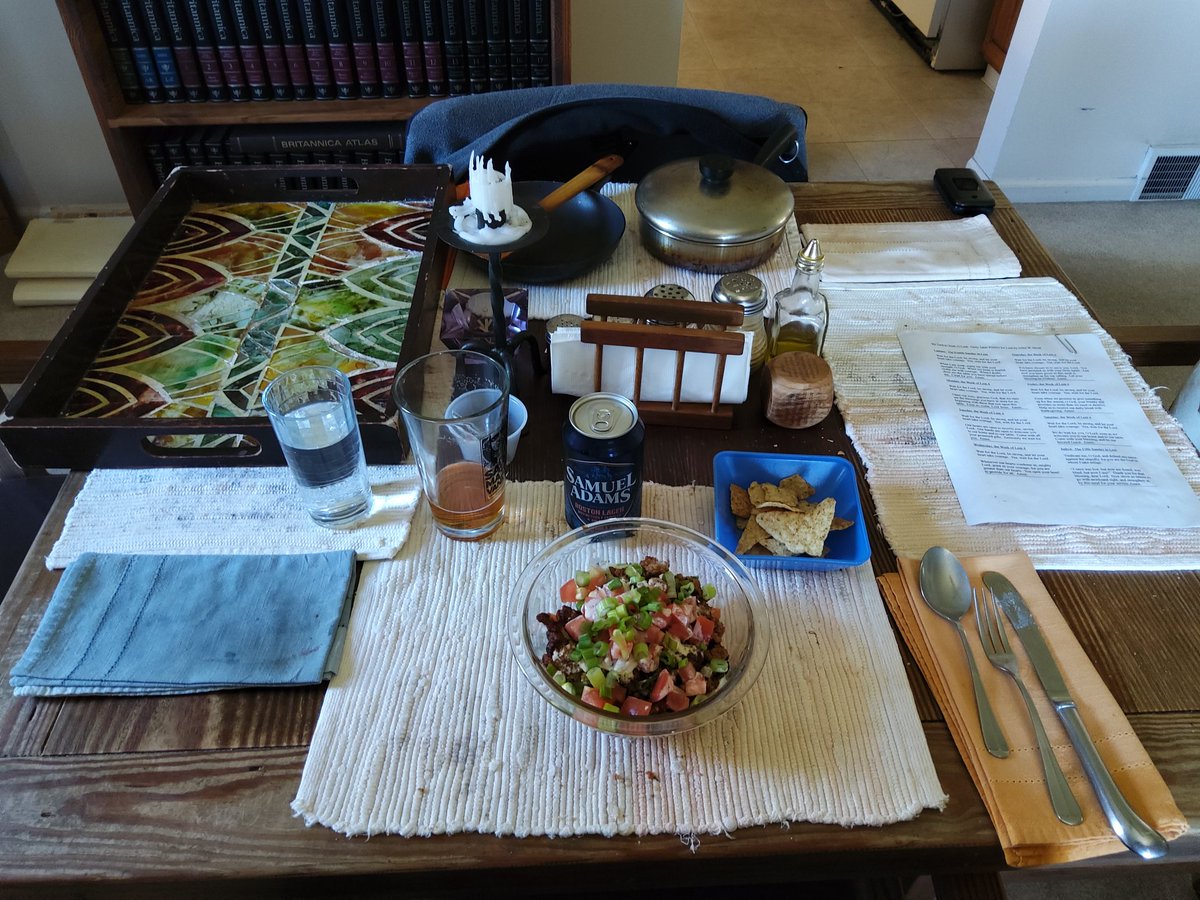 Today's midday meal: saucy pork burrito bowls with charred green pepper, salsa fresca, and smoky crema 😋 from #hellofresh <a href="/HelloFresh/">HelloFresh US</a> #hellofreshpics