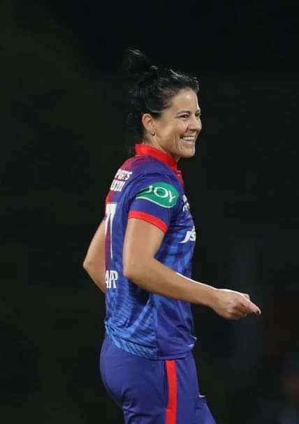 #WPL2023 18th Match 🏏

#MumbaiIndians - 109/8
#DelhiCapitals - 110/1

Player of the Match - #MarizanneKapp (4-0-13-2)

#TATAWPL2023 #TATAWPL #MIvDC #WomensPremierLeague #Cricket #CricketTwitter