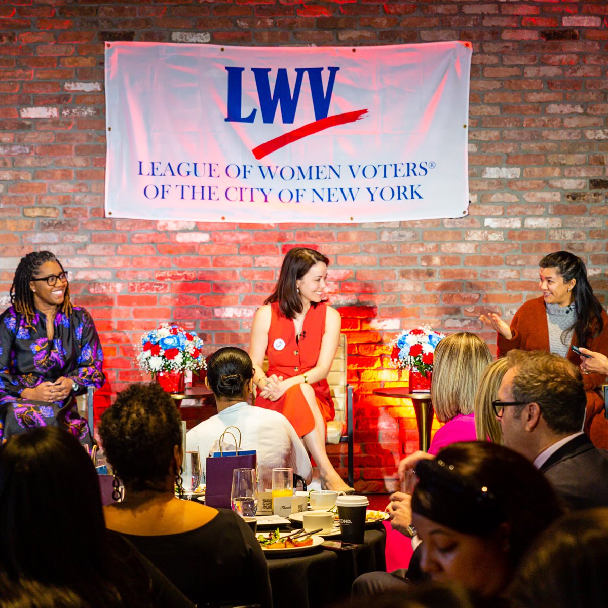nyliberty's tweet photo. NY Liberty CEO Keia Clarke received the League of Women Voters 2023 Distinguished Service Award. The non-partisan organization recognized Keia for her leadership and initiatives encouraging New Yorkers to vote. Congrats to her and her commitment to promoting civic responsibility. https://t.co/74jKarPk7F