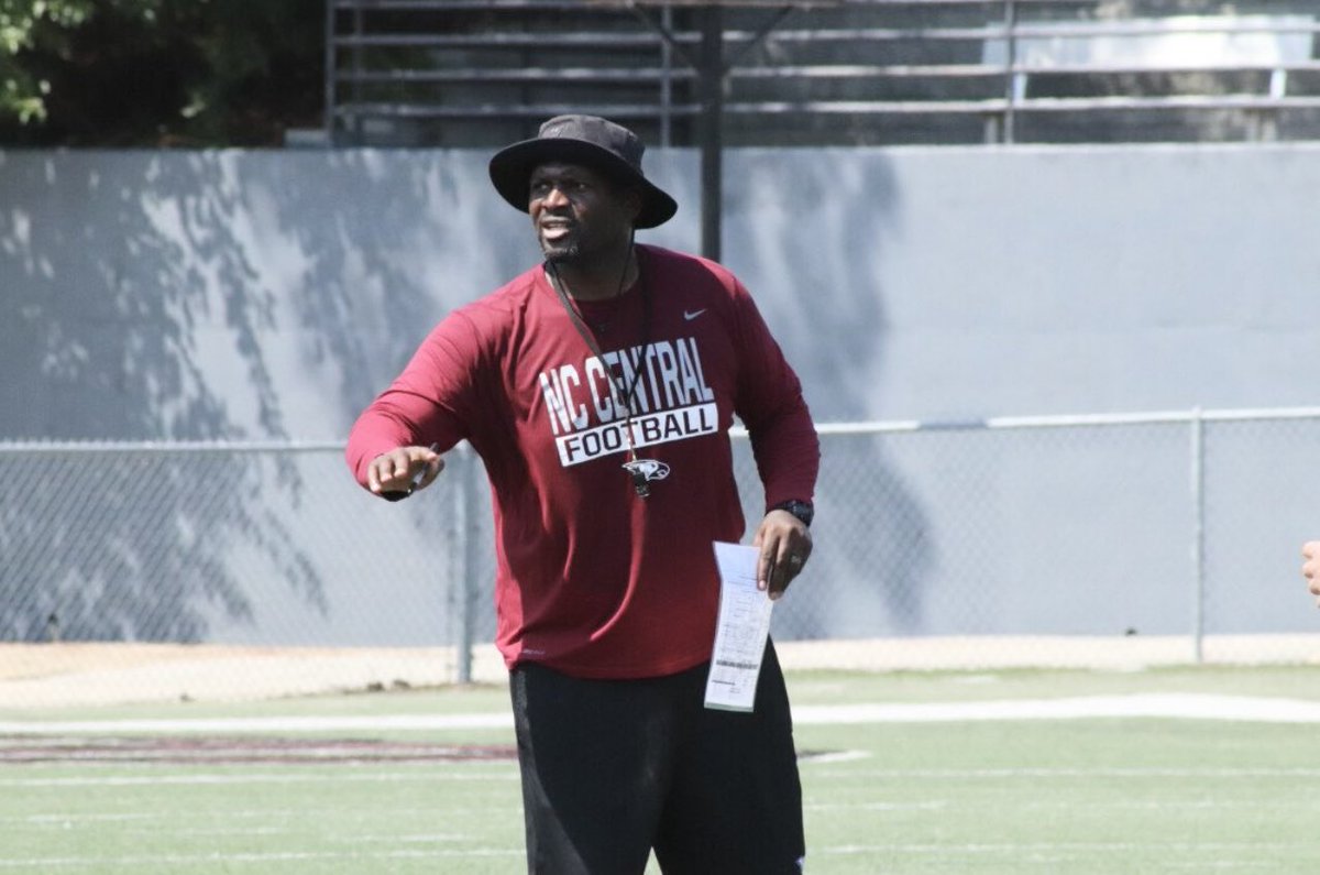 CWilliams8076's tweet photo. Practice 1! Spring Ball is here! #FastnPhysical #BeGreat https://t.co/3YUEVIWlgg