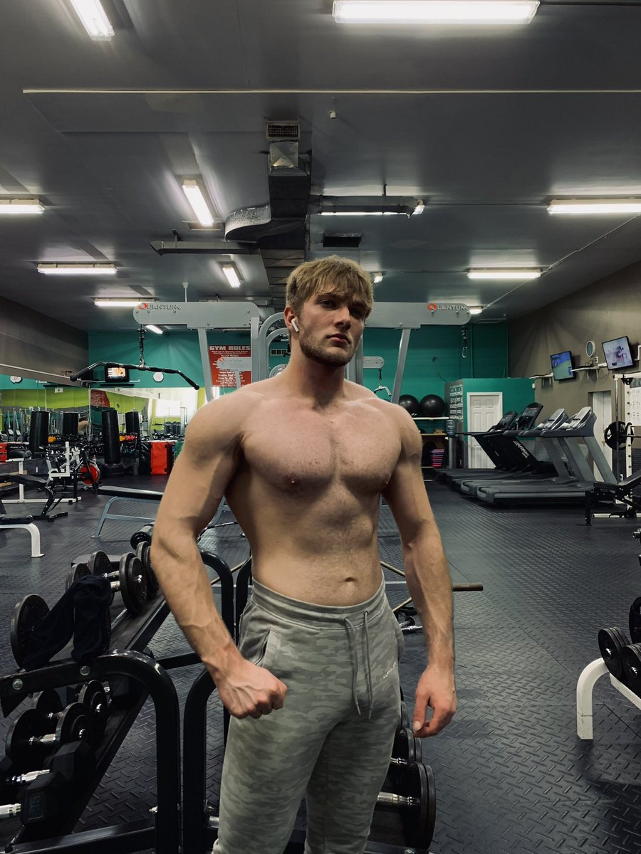 musclealphabrad's tweet photo. Sculpted to perfection 

@RT4Masters2 @alphaxfindomrt @RT4DomMusl @ListOfMasters @rt4dom @nick_gtwb @MASTER_UPDATES @Triple7Dark @Slave_of_Alphas @Toeypromo https://t.co/na03SX3PsO