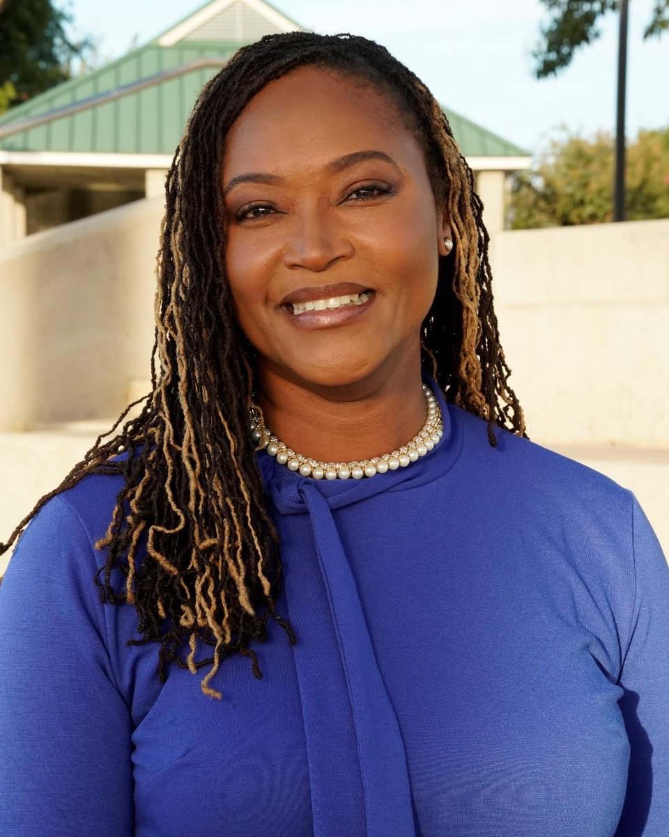TarletonSOCW's tweet photo. 🟣Social Work Awareness Month🟣
Dr. Nathalie P. Jones is an Associate Professor in the Department of Social Work at Tarleton State University. 
Read her bio here: https://t.co/5AHdytI8gK
Read her "Why I became a Social Worker" in the thread below https://t.co/WKFfeDWNuh