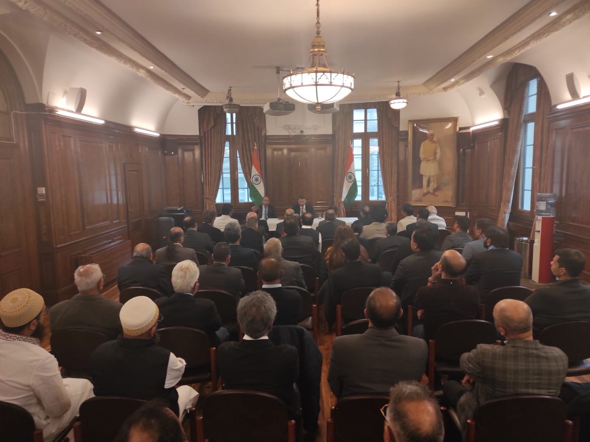 HCI_London's tweet photo. HC @VDoraiswami and DHC @sujitjoyghosh  interacted with concerned Indian community leaders at India House. Appreciated their solidarity following the attack on the High Commission on Sunday. @MEAIndia @IndianDiplomacy @DrSJaishankar @indiandiplomats https://t.co/MDdP9L7HwW