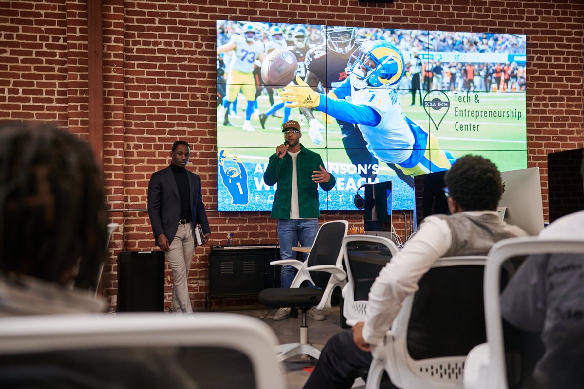 ARWithinReach's tweet photo. Last week, @AllenRobinson hosted his first #WealthWithinReach workshop for 30 students at the @solaican Tech Center in #LosAngeles.  Allen and board member John McMichael talked to the students about budgeting money and setting themselves up for financial success. | @RamsNFL https://t.co/krEAVyHAN7